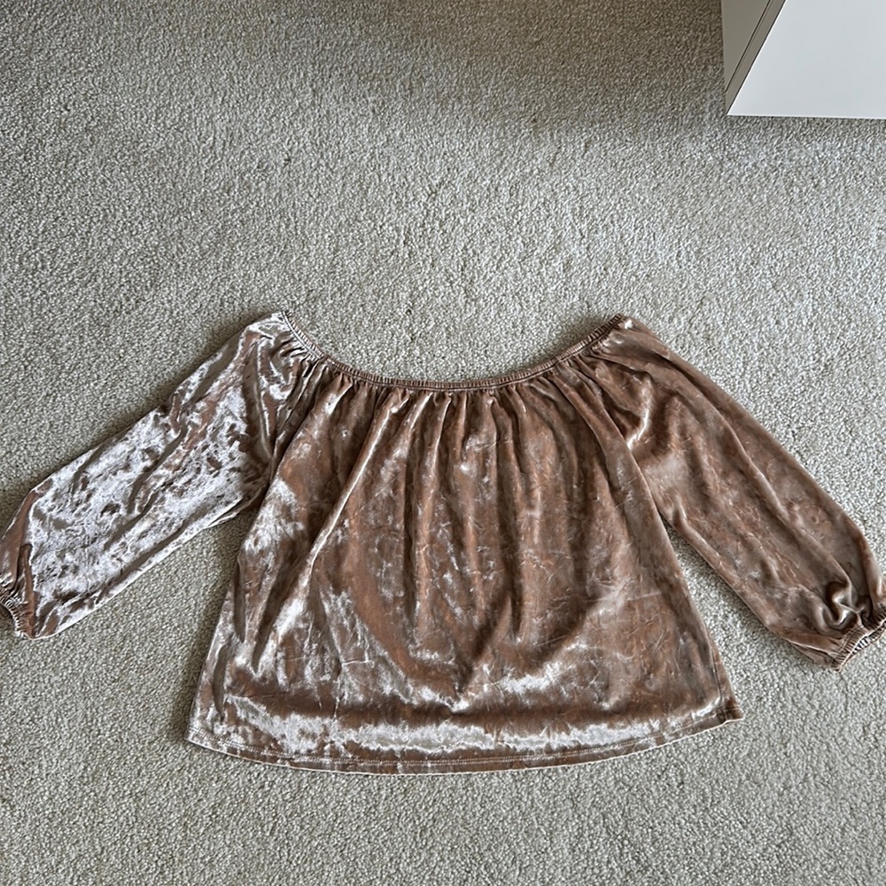 Hollister velvet off the shoulder top
